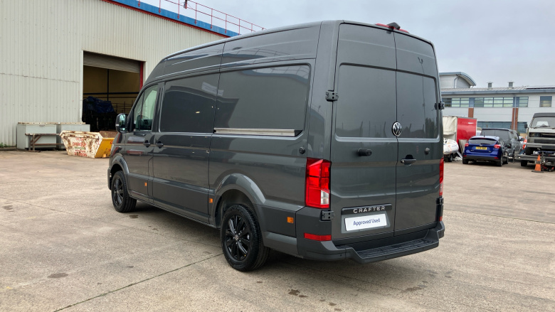 Volkswagen Crafter Cr35 Mwb Diesel Fwd 2.0 TDI 140PS Commerce Plus Low Roof Van